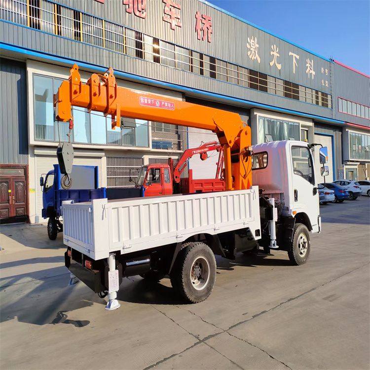 昔阳县三轮随车吊定制 农用改装机自备吊中瑞长期出售